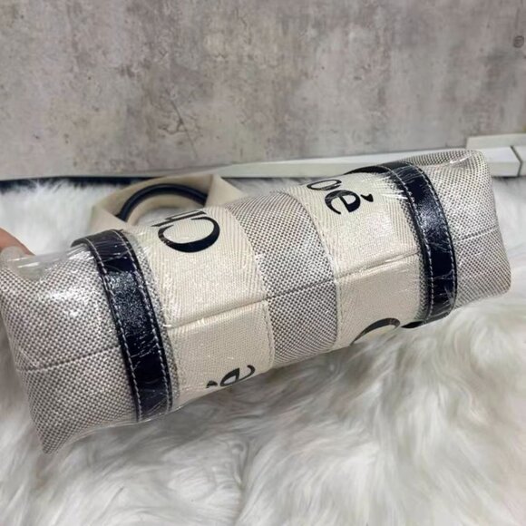 Chloé Canvas Tote Bag - Picture 4 of 8